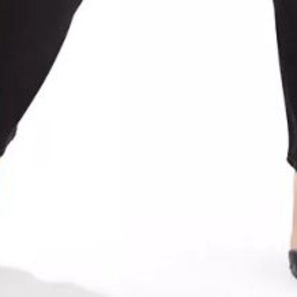 *SOLD* Women’s Levi’s - Picture 4 of 4